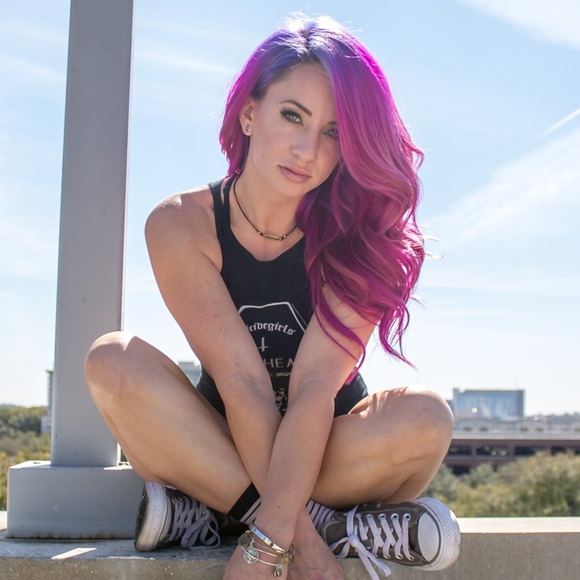 Meet your Posher, Michelle - Picture 1 of 1